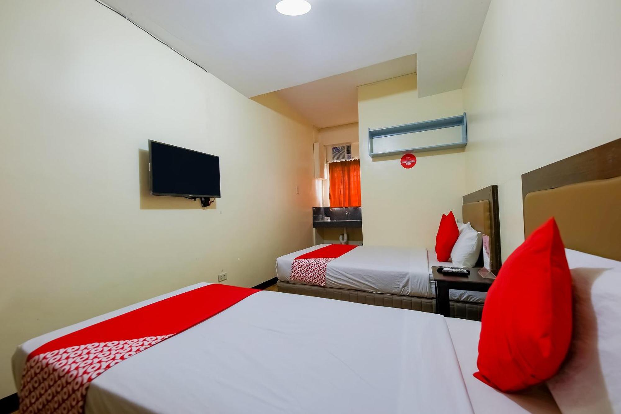 Oyo 431 Apollo 11 Apartelle Pasay Exterior photo