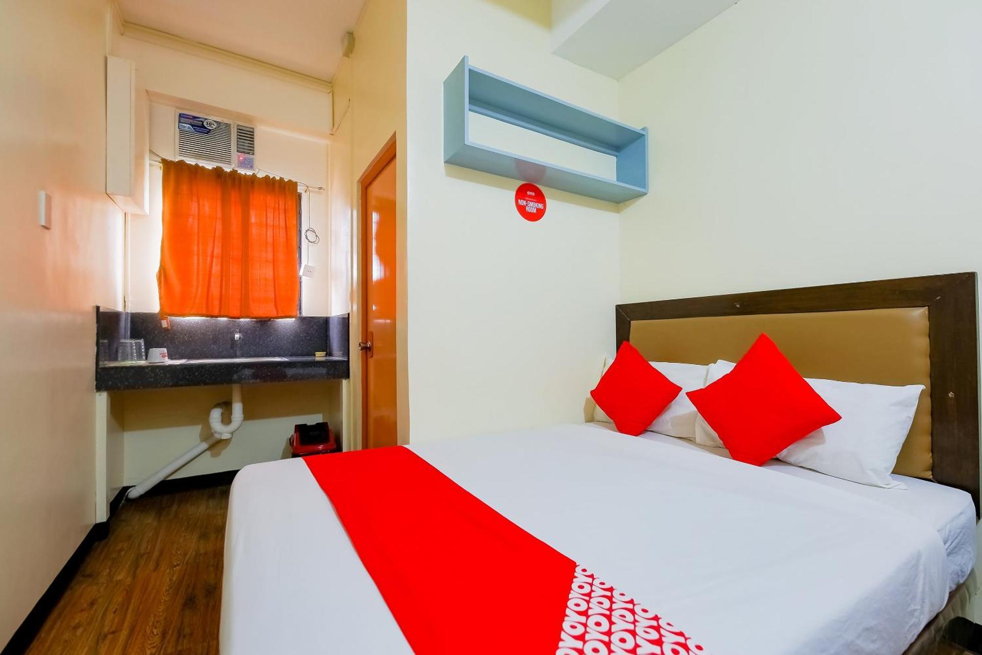 Oyo 431 Apollo 11 Apartelle Pasay Exterior photo