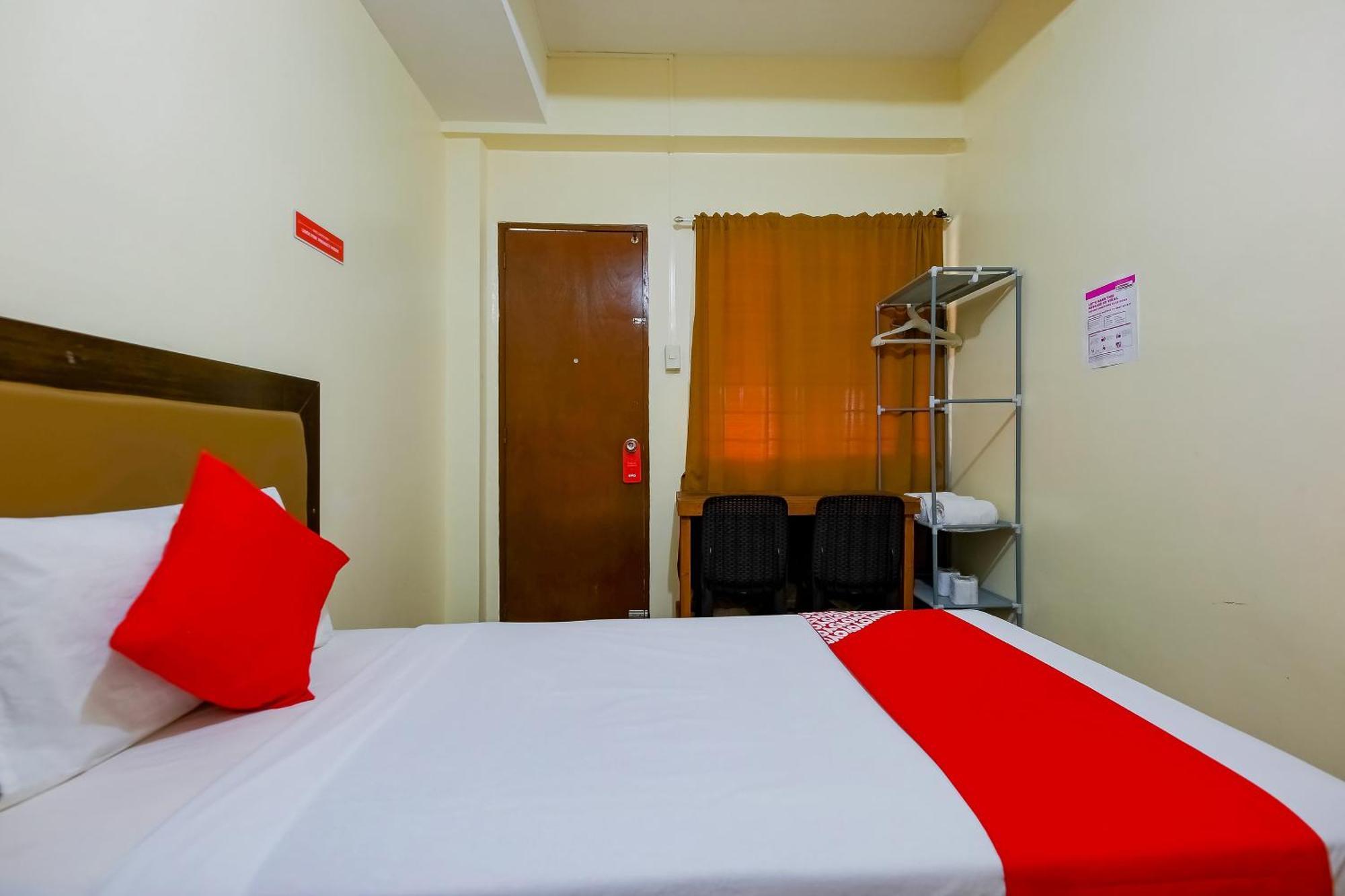 Oyo 431 Apollo 11 Apartelle Pasay Exterior photo
